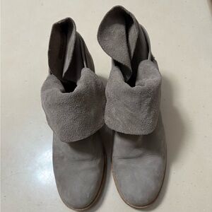 GENTLY USED: UGG Taupe Suede Boots - Size 8.